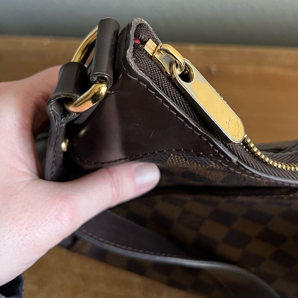 💸 SOLD • Authentic Louis Vuitton Thames GM Damier Ebene Shoulder Bag - Picture 8 of 13